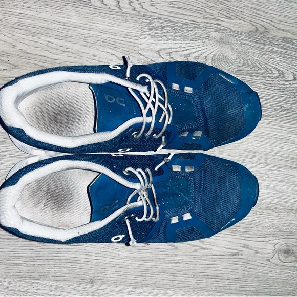 On cloud - Picture 4 of 5